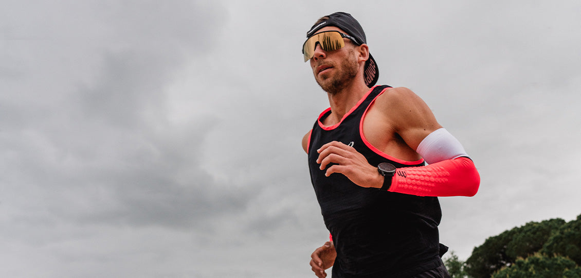 Compressport Unisex's ArmForce Ultralight - White/Fluo Red