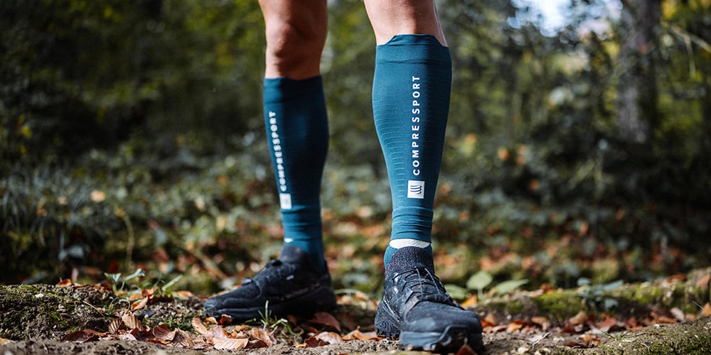 Compressport Unisex's R2 3.0 Calf Sleeves - Stargazer/White