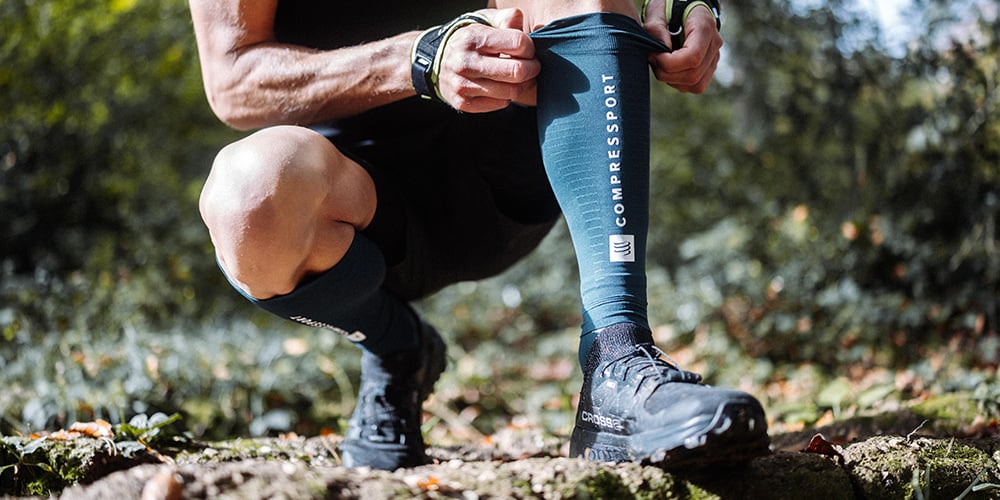 Compressport Unisex's R2 3.0 Calf Sleeves - Stargazer/White