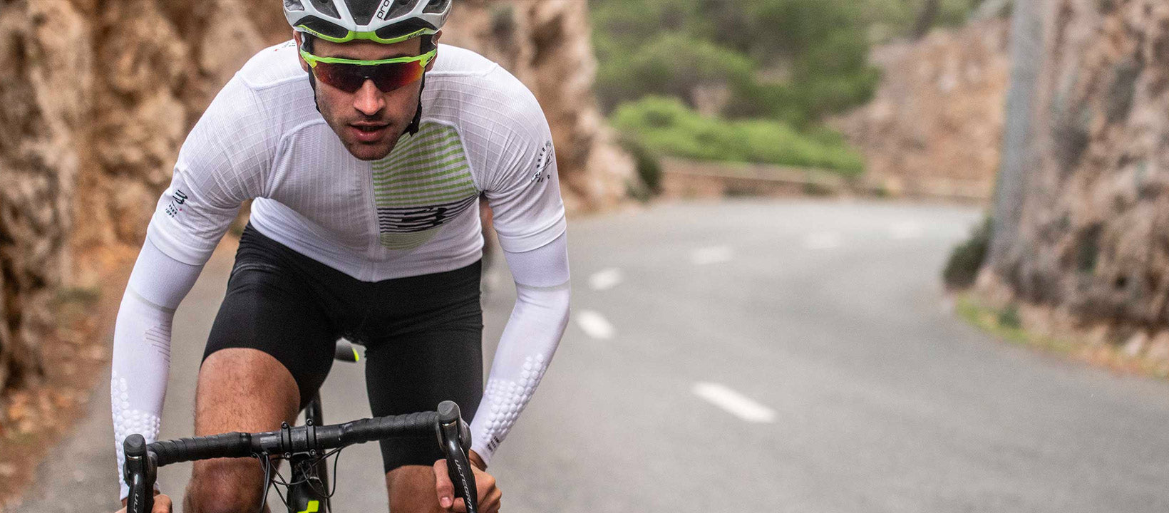 Compressport Unisex's ArmForce Ultralight - White