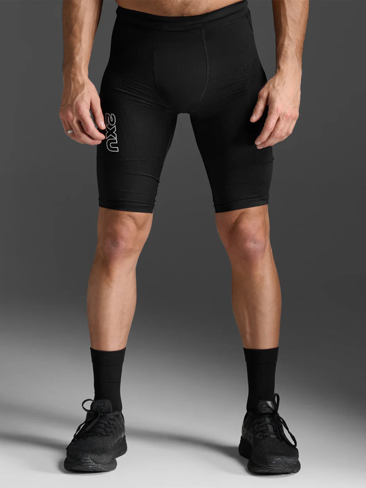 ウォーキング・ランニングウェア 2XU Light Speed React Compression Shorts 2XU Men's Light Speed React Comp Shorts - Black/White Reflective