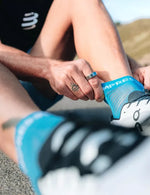 Compressport Unisex's Pro Racing Socks v4.0 Run Low - Niagara Blue/White