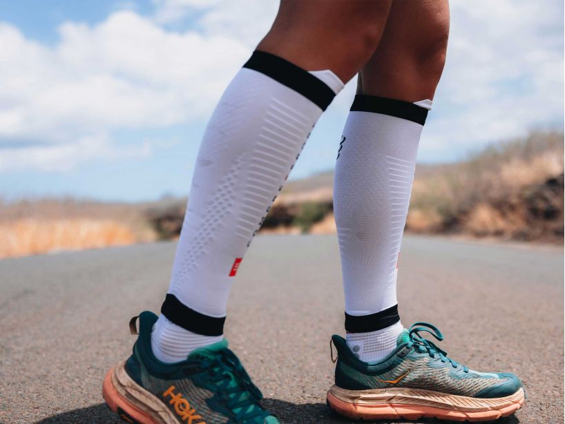 Compressport Unisex's R2 3.0 Calf Sleeve - White/Black