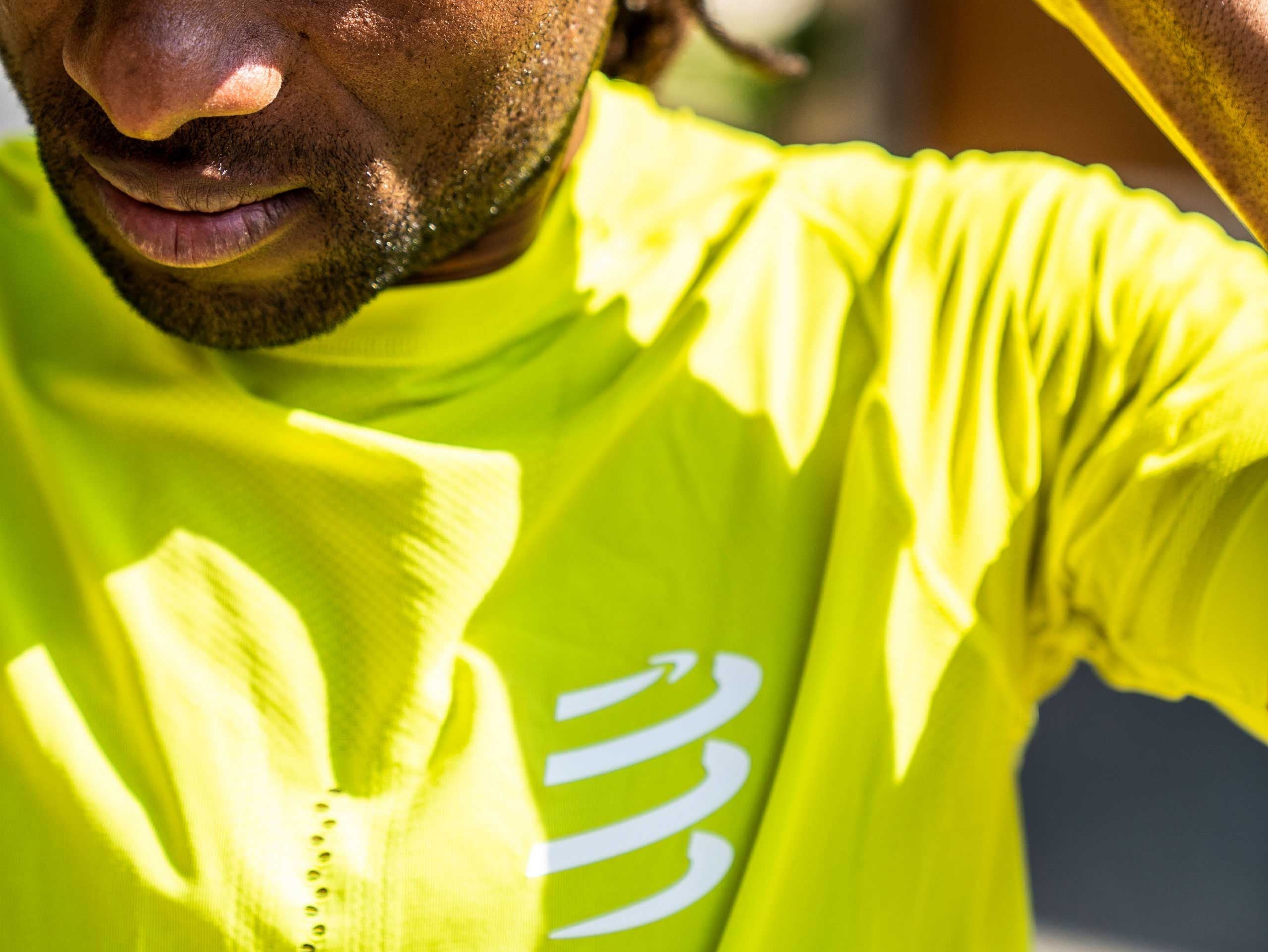 Compressport Men's Racing SS Tshirt - Evening Primrose/White