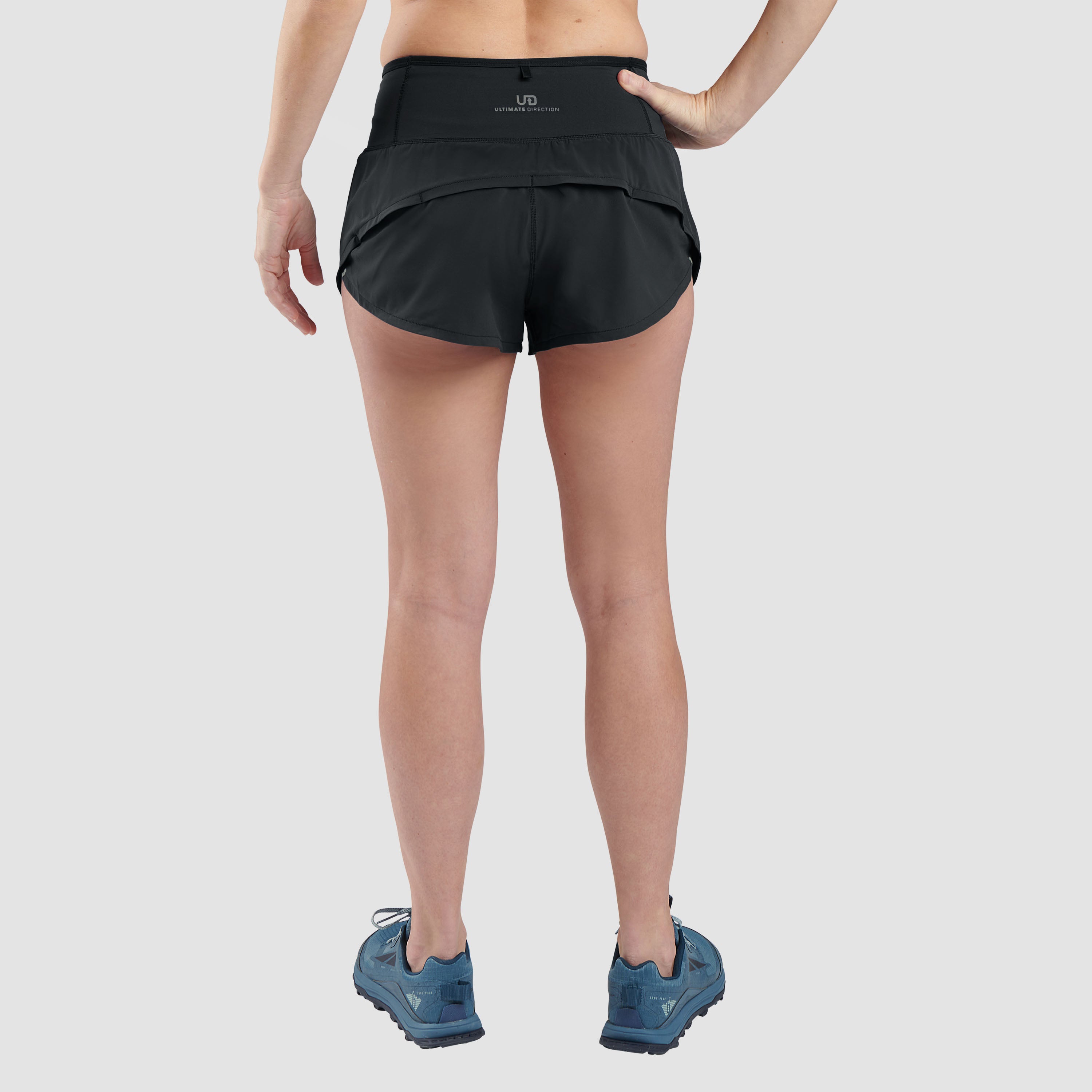 Ultimate Direction Women's Velum Short 2.5"- Onyx