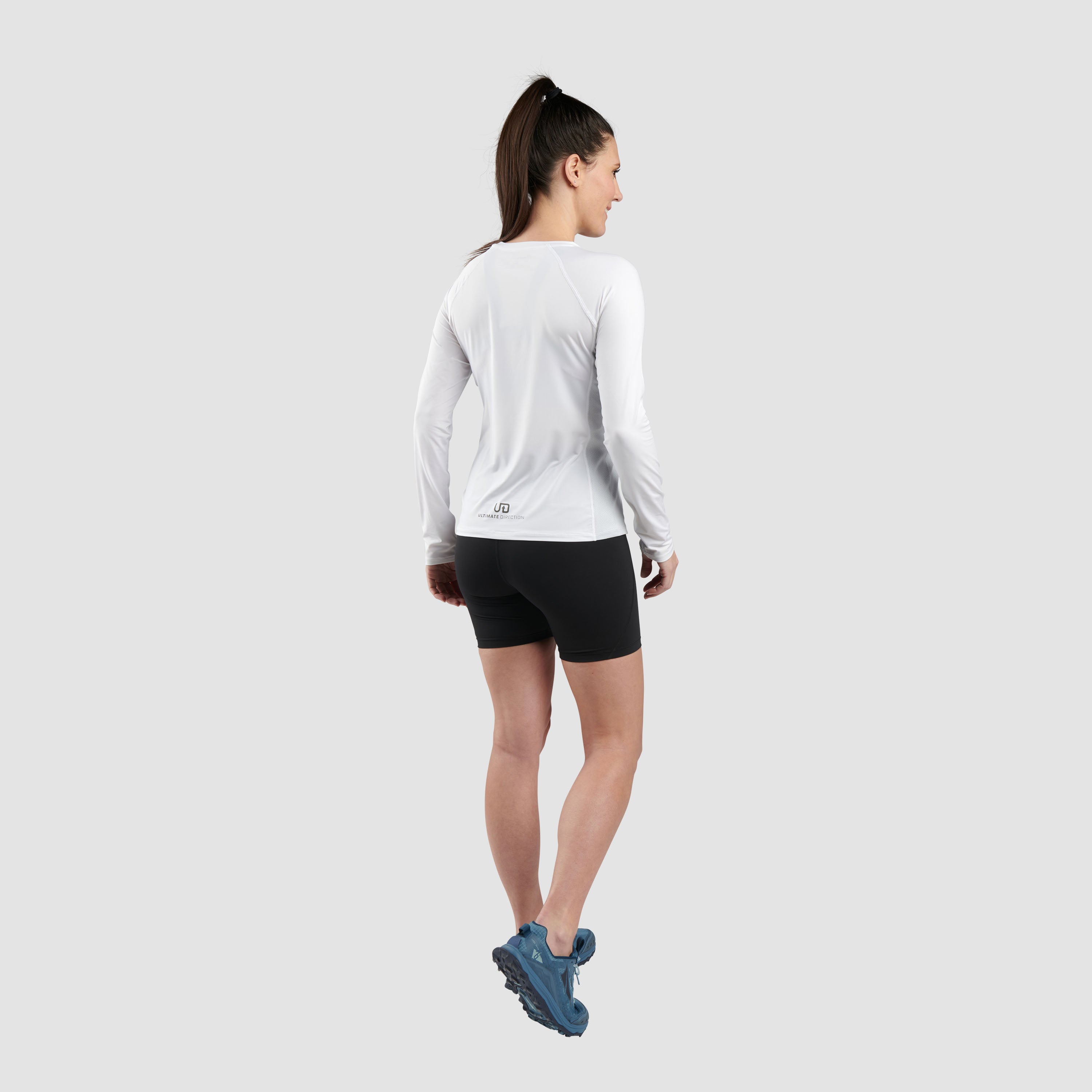Ultimate Direction Women's Race Velum Short 6"- Onyx