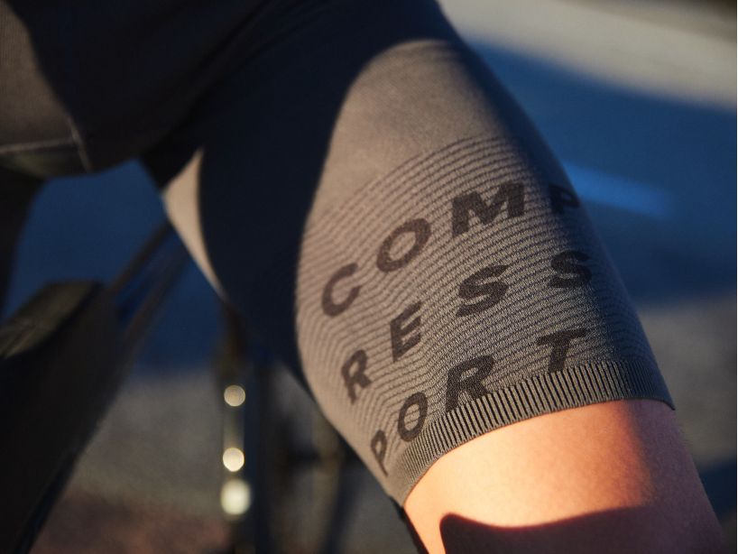 Compressport Men's Aero SS Trisuit - Black/Red