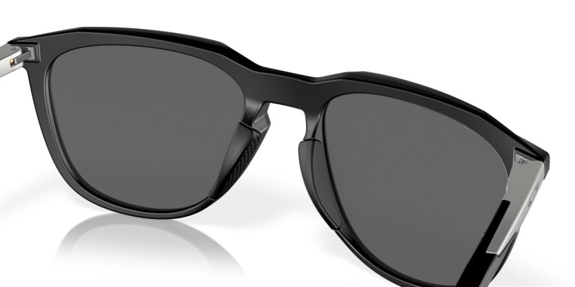 Oakley Thurso (A) Matte Black w/Prizm Black Polar