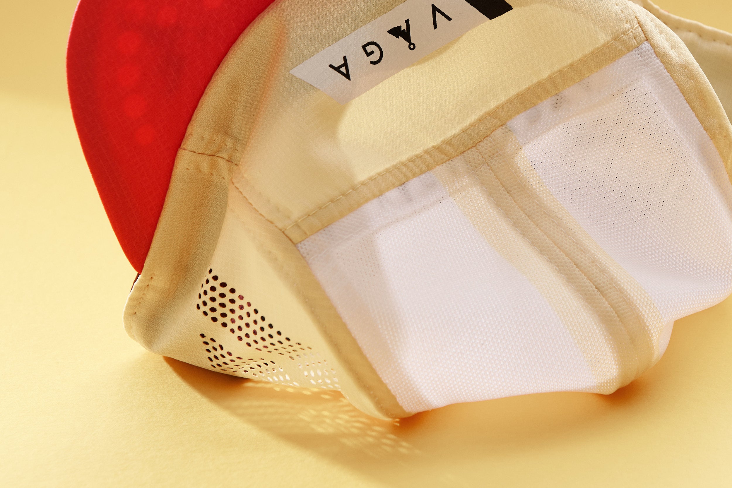 VAGA Feather Racing Cap - Poster Pink/Pale Yellow/White/Bordo