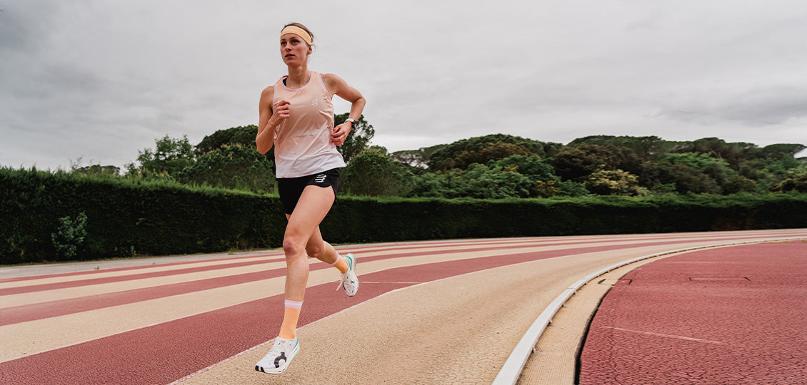 Compressport Women's Performance Singlet - Buff Orange