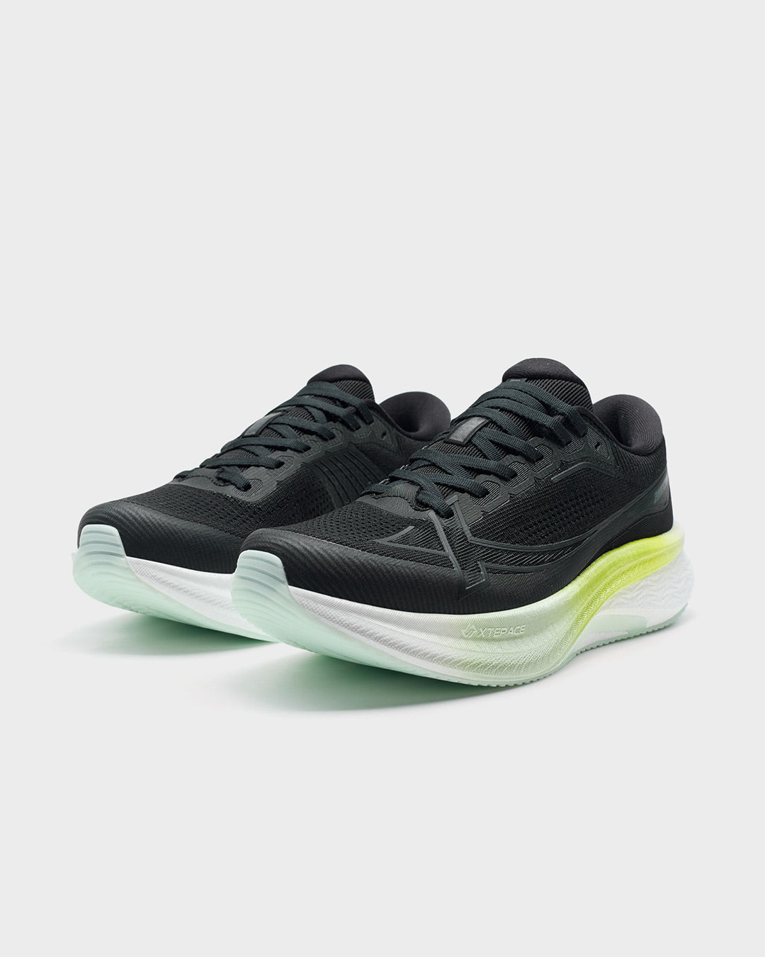 Xtep Women's 2000km Plus - Black