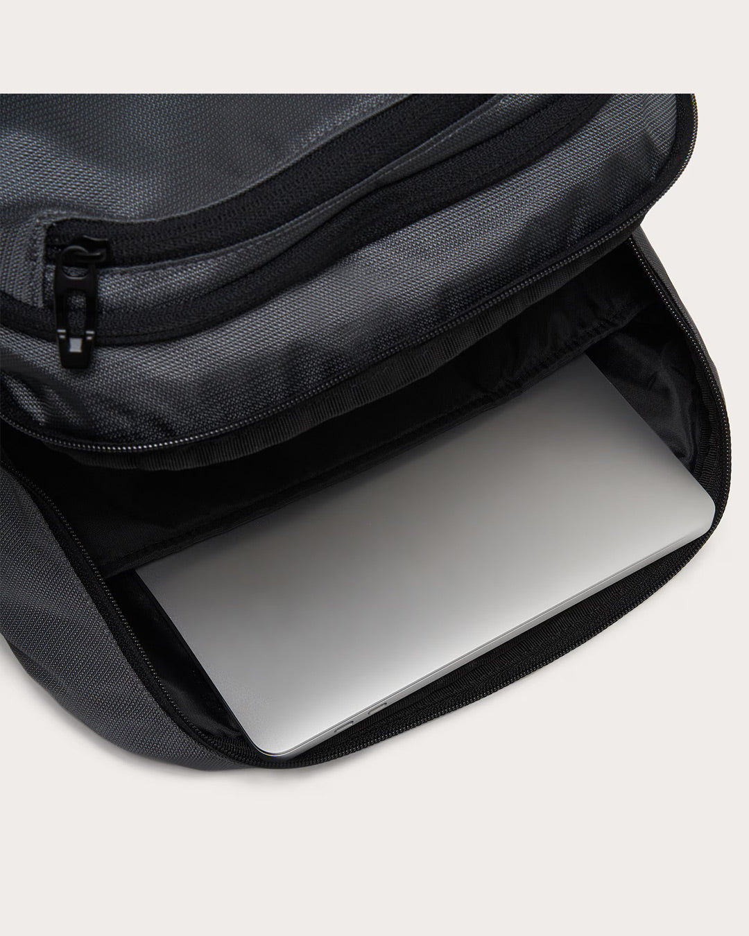 Oakley Essential Day Pack M 9.0 - Uniform Grey