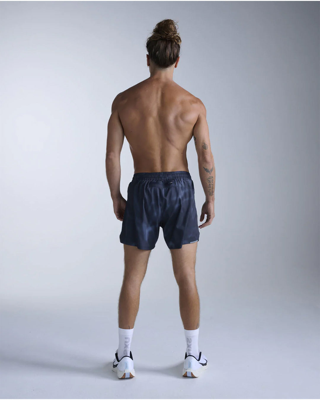 2XU Men's Aero 5inch Shorts - Midnight Marble/Silver Reflective
