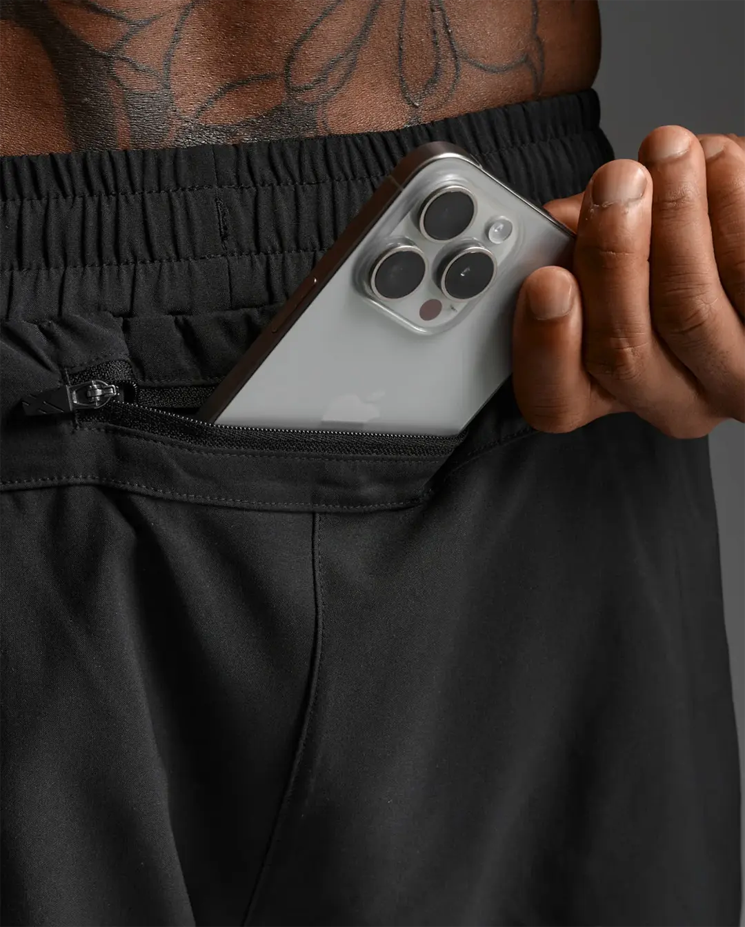 2XU Men's Aero 5 Inch Shorts - Black/Silver Reflective