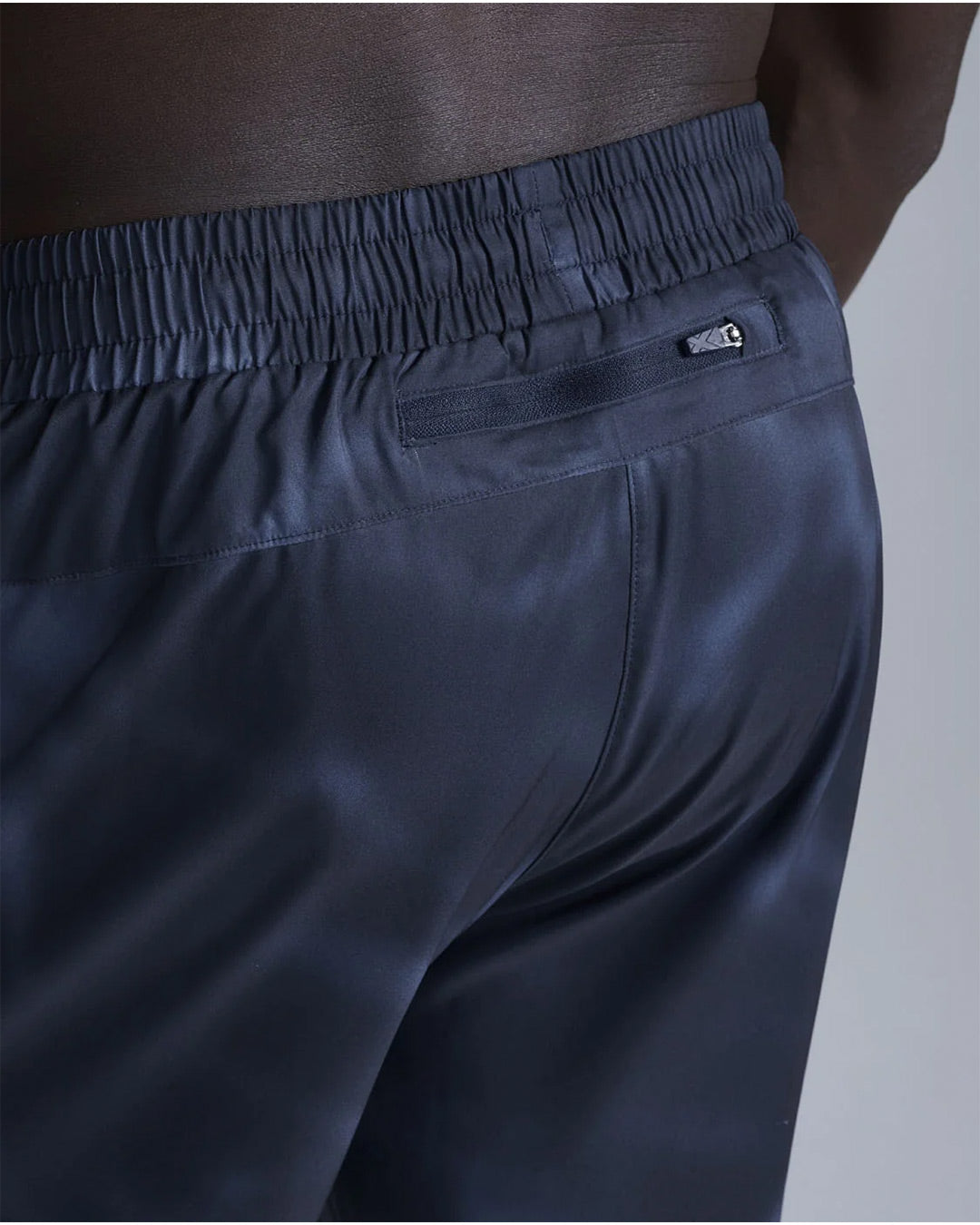 2XU Men's Aero 7inch Shorts - Midnight Marble/Silver Reflective