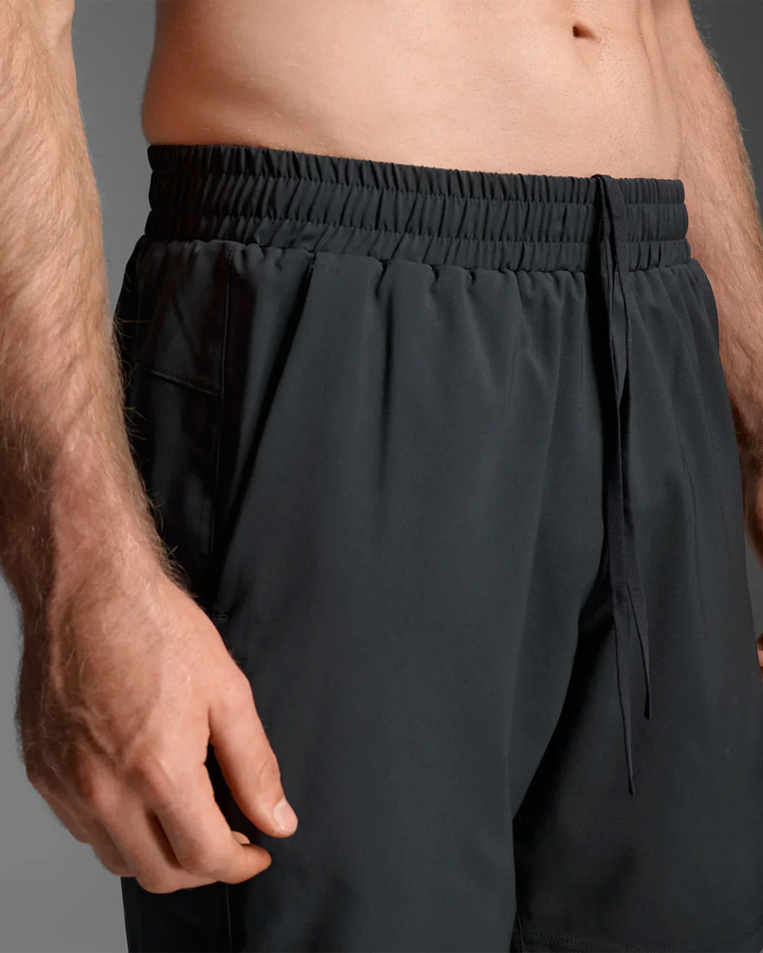 2XU Men's Aero 7 Inch Shorts - Black/Silver Reflective