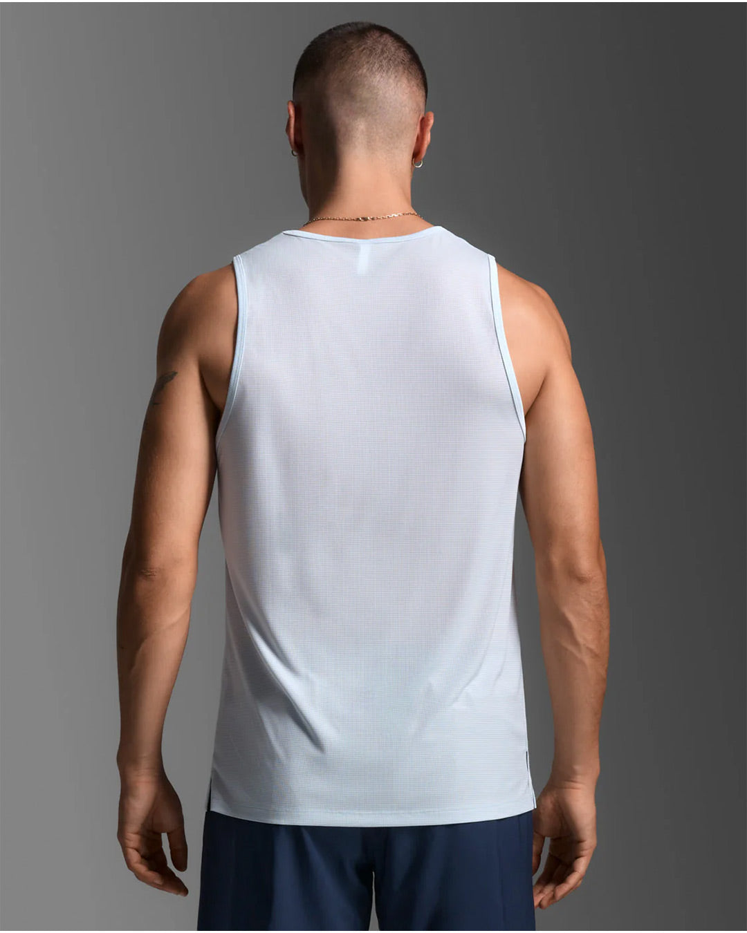 2XU Men's Aero Mesh Tank - Moonstone/Black Reflective