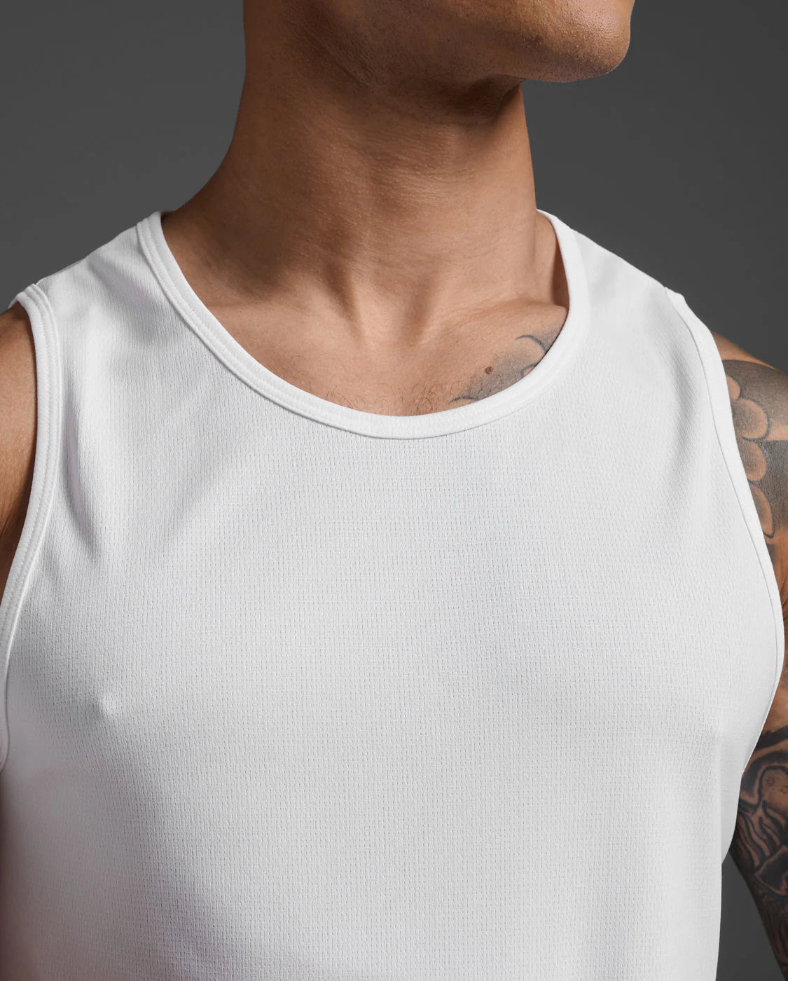 2XU Men's Aero Mesh Tank - White/Silver Reflective