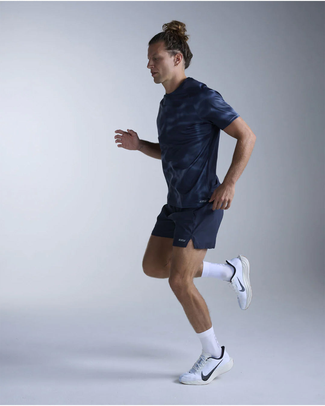 2XU Men's Aero Mesh Tee - Midnight Marble/Silver Reflective