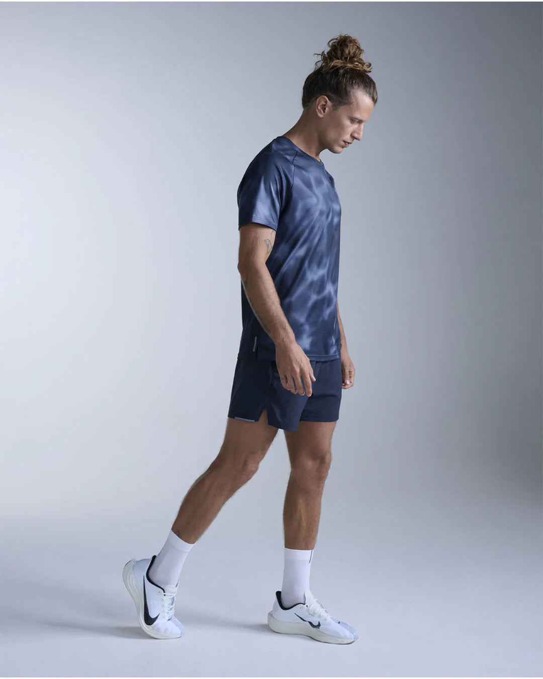 2XU Men's Aero Mesh Tee - Midnight Marble/Silver Reflective