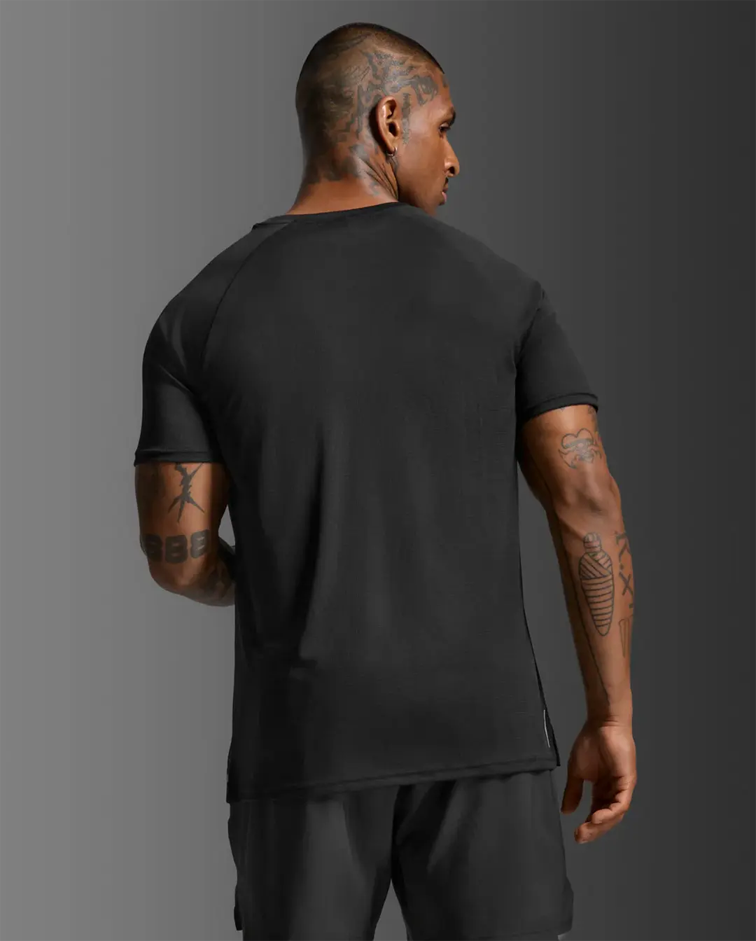 2XU Men's Aero Mesh Tee - Black/Silver Reflective