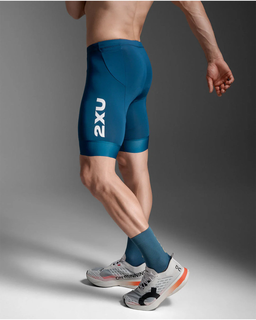 2XU Men's Aero Tri 9inch Shorts - Majol/White