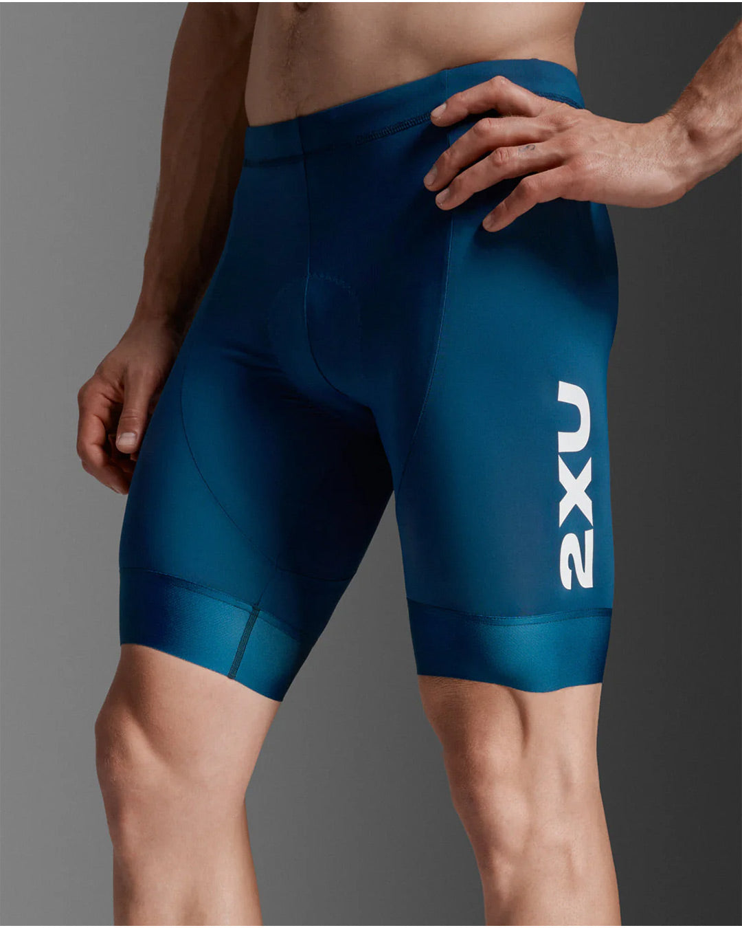 2XU Men's Aero Tri 9inch Shorts - Majol/White