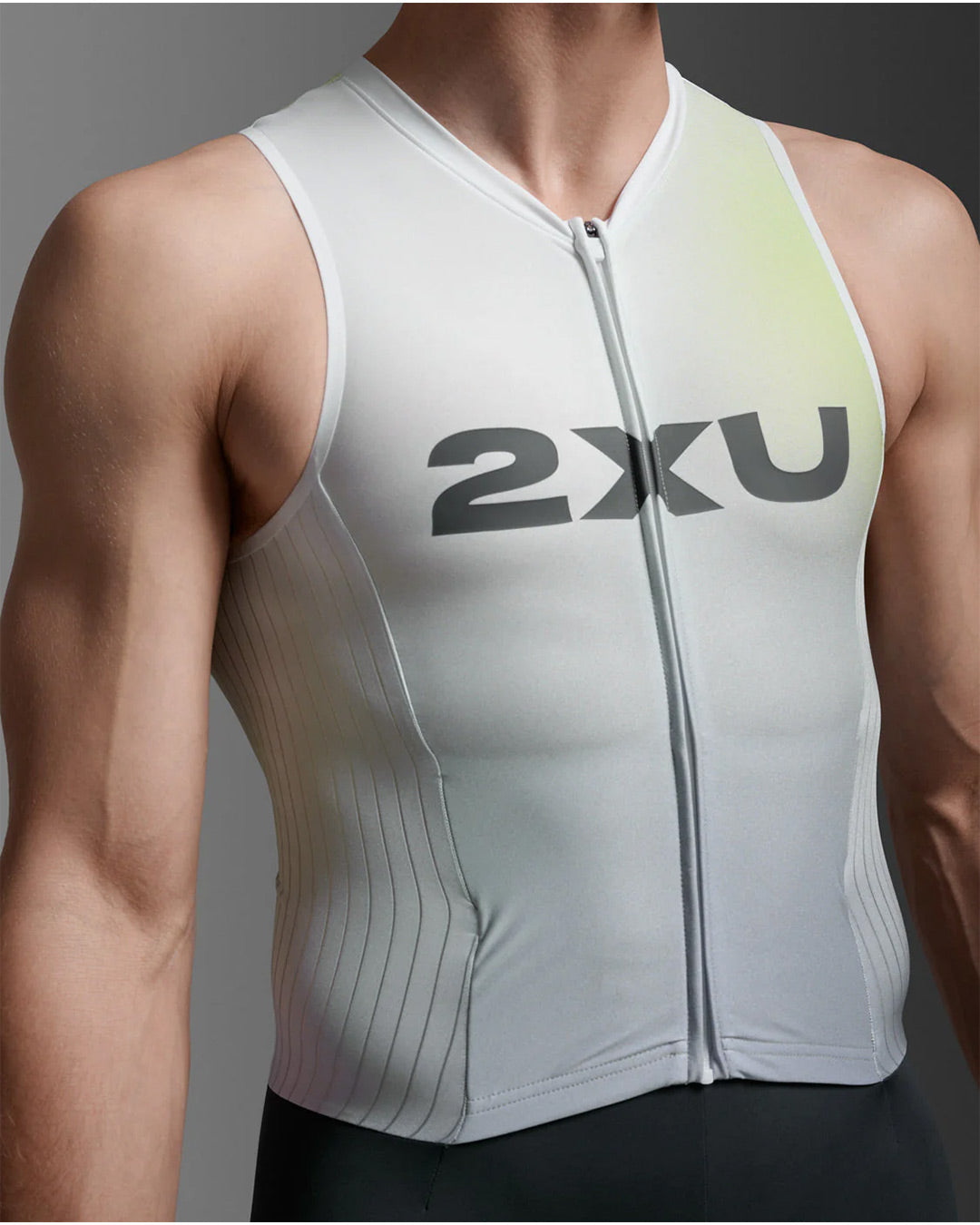 2XU Men's Light Speed React Trisuit - Cool Matcha/India Ink