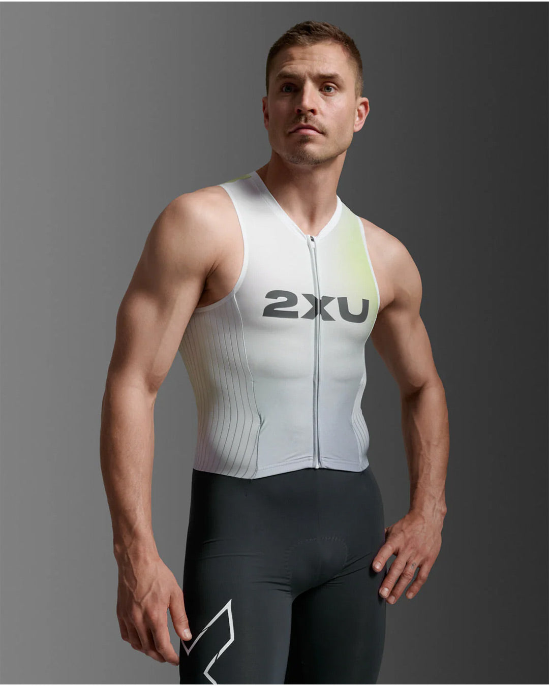 2XU Men's Light Speed React Trisuit - Cool Matcha/India Ink