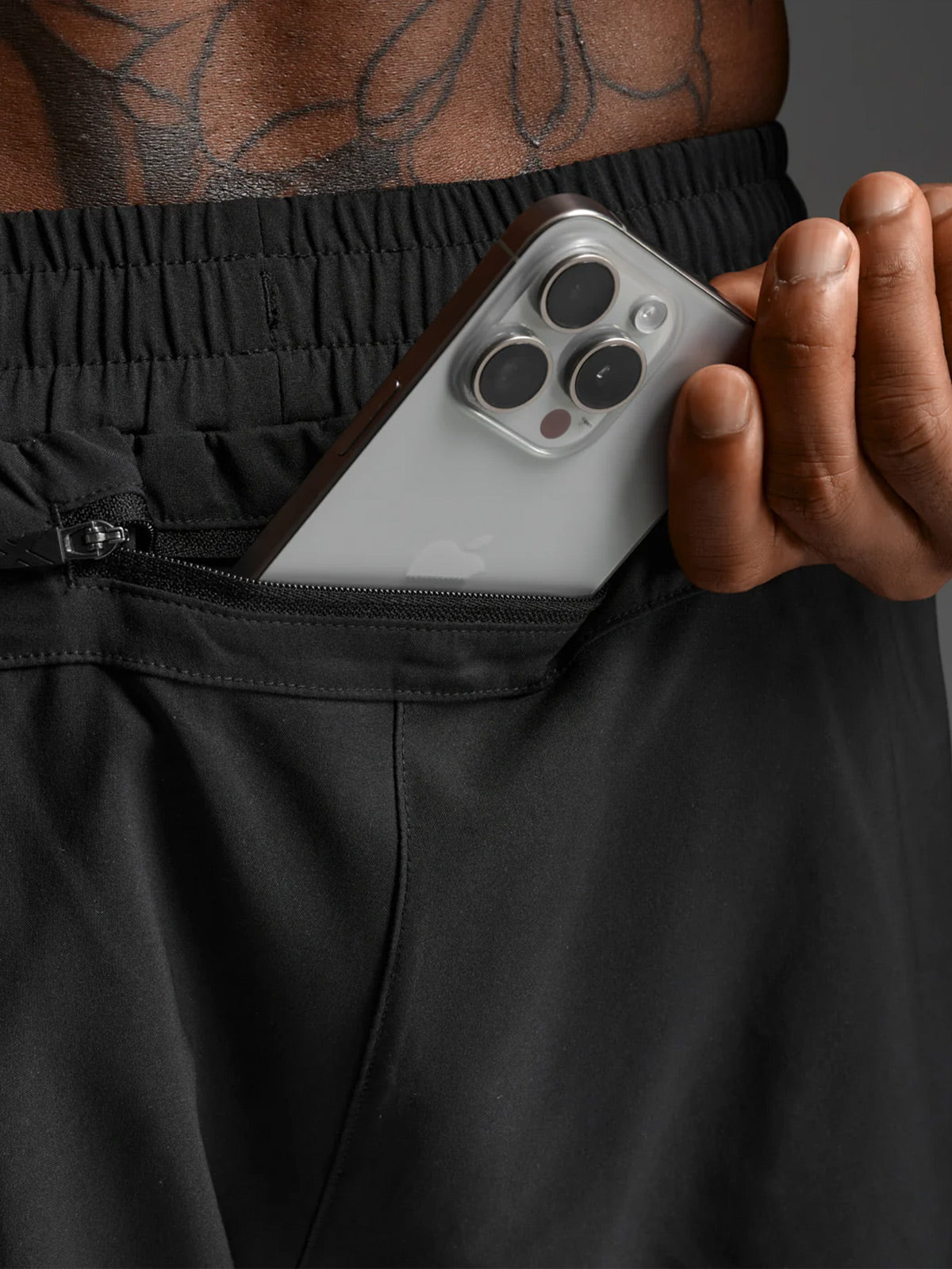 2XU Men's Aero 5 Inch Shorts - Black/Silver Reflective