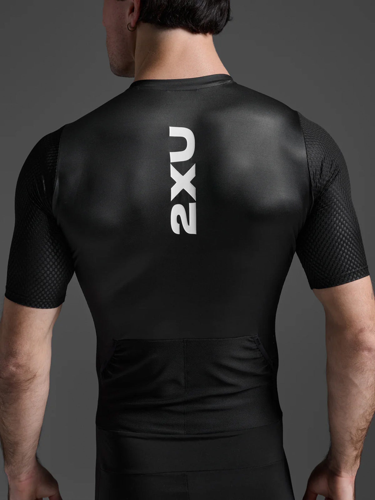 2XU Men's Aero Hex Sleeved Trisuit - Black/White – Key Power