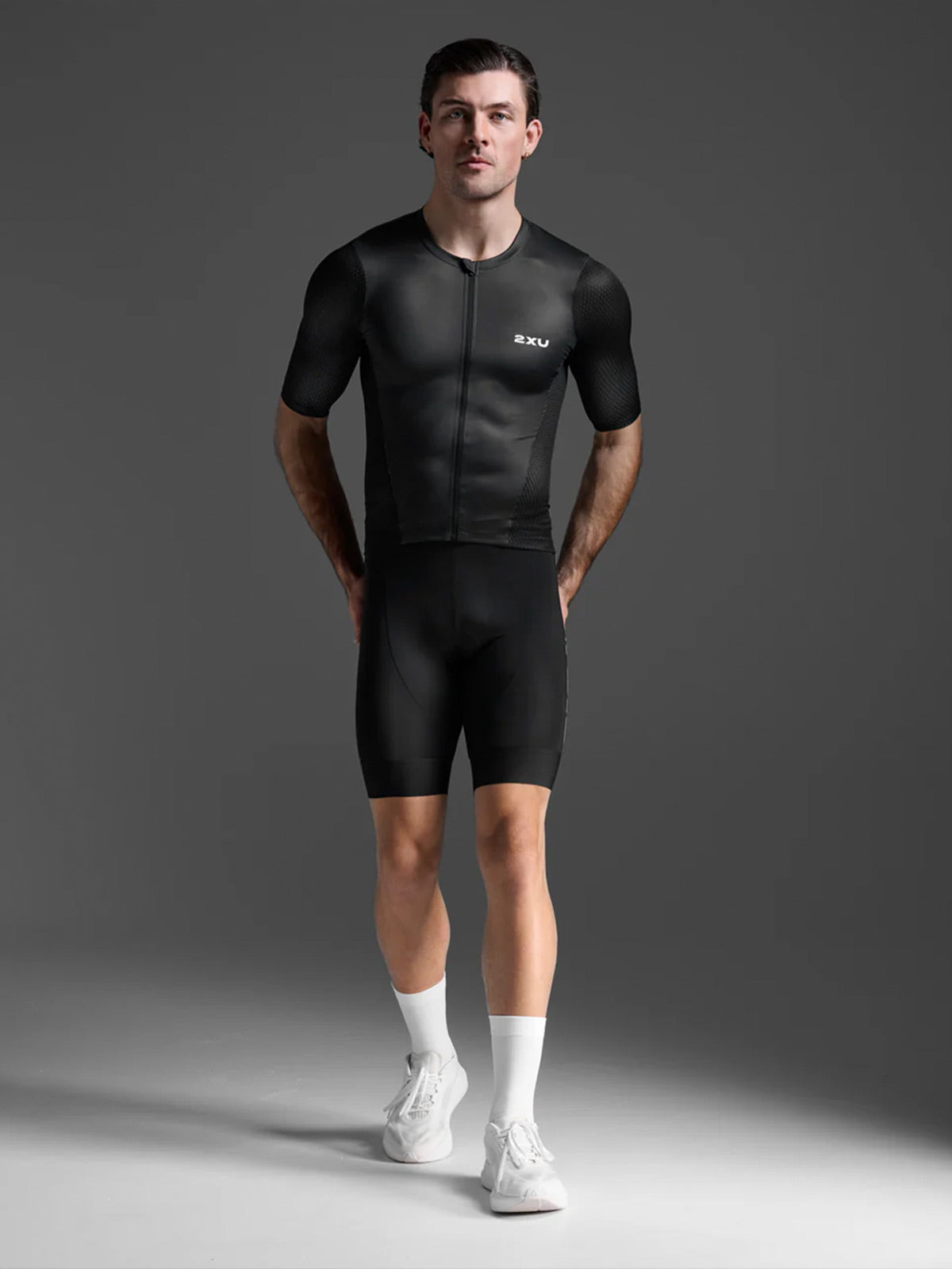 2XU Men's Aero Hex Tri Sleeved Top - Black/White – Key Power