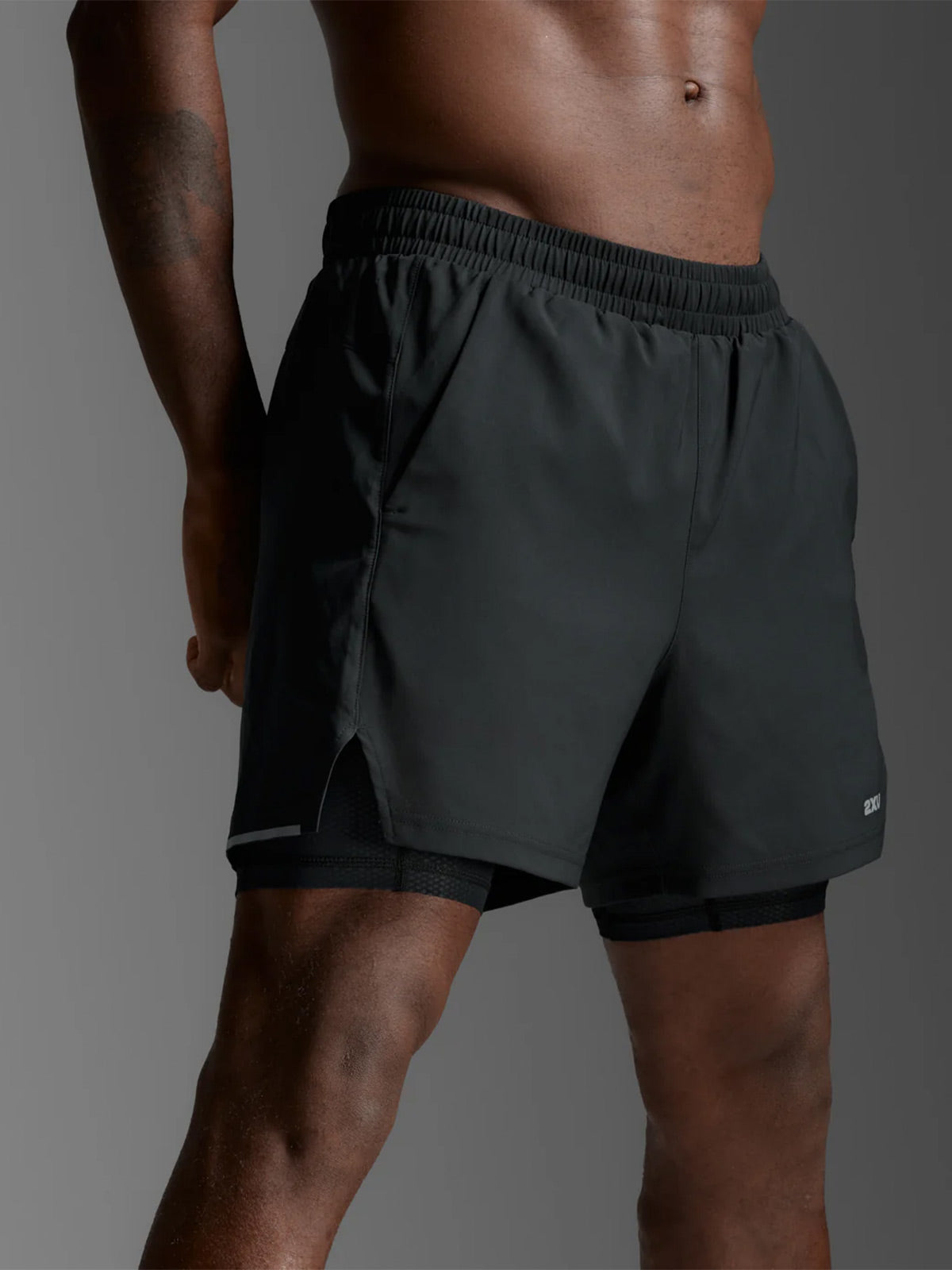2XU Men's Aero Mesh 2-in-1 5 Inch Short - Black/Silver Reflective