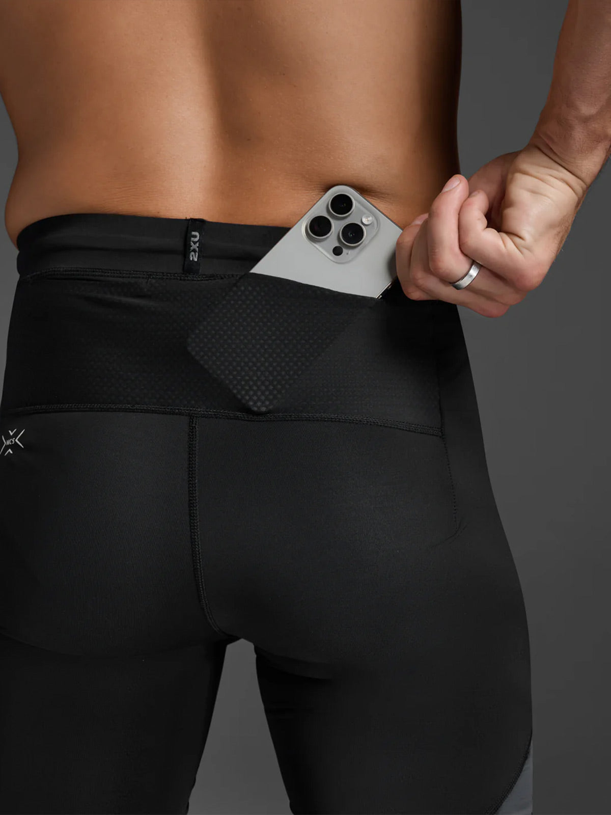 2XU Men's Light Speed React Comp Shorts - Black/White Reflective