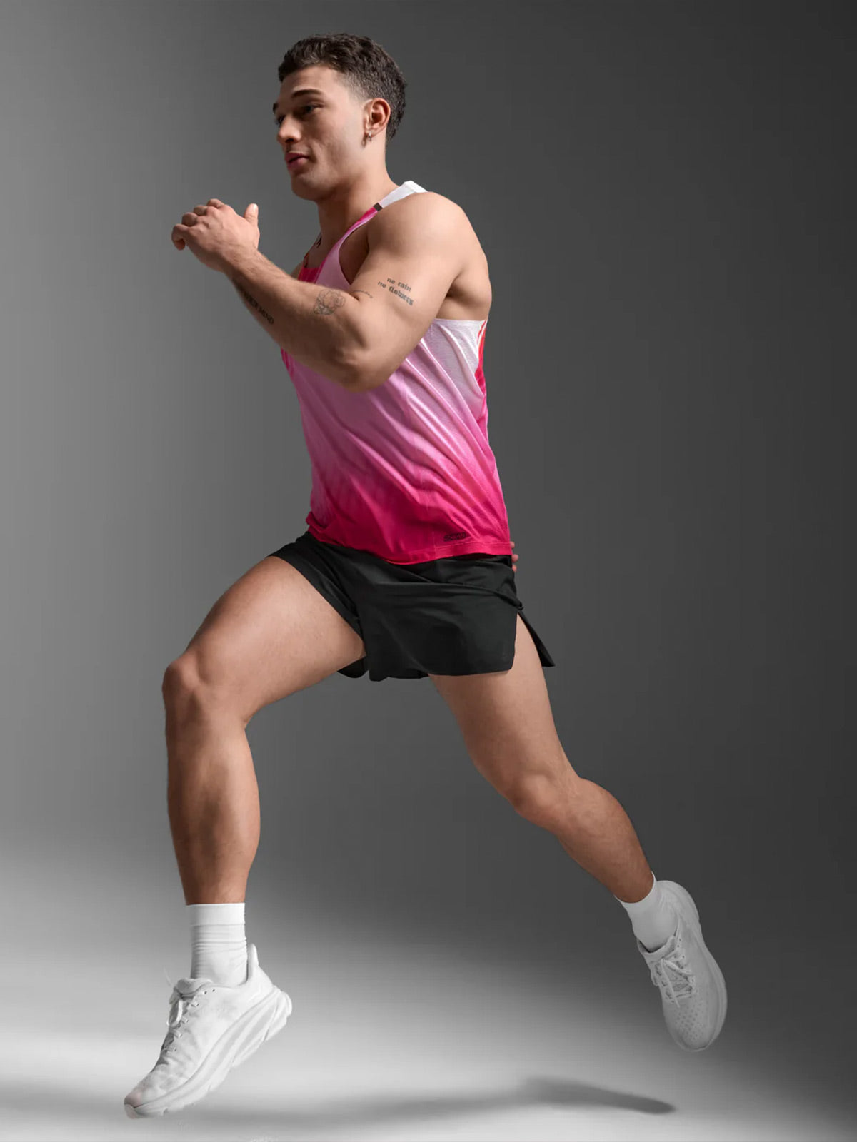 2XU Men's Light Speed React Singlet - Fuchsia Grad/Black Reflective
