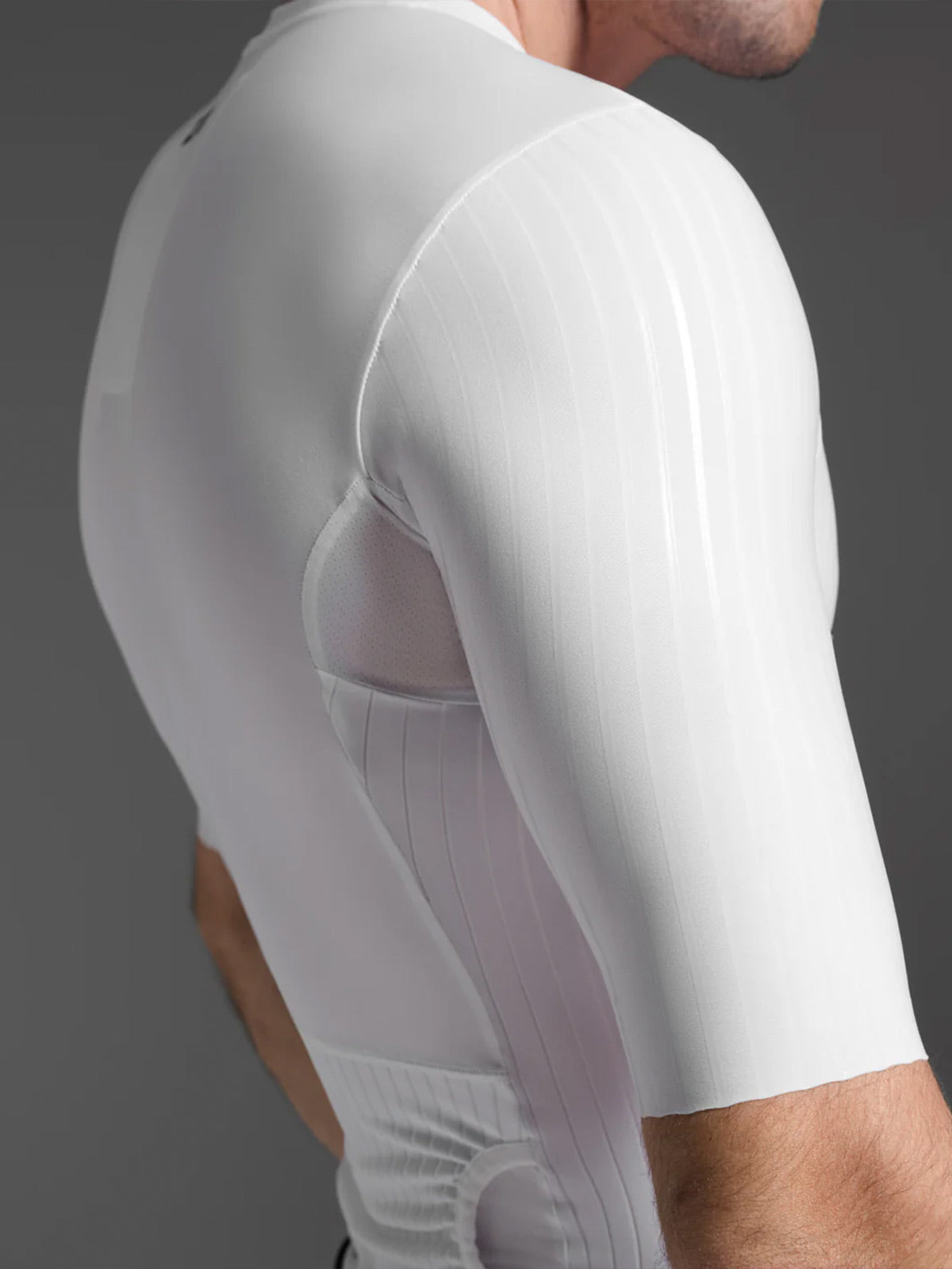 2XU Men's Light Speed React Sleeved Trisuit - Black/White