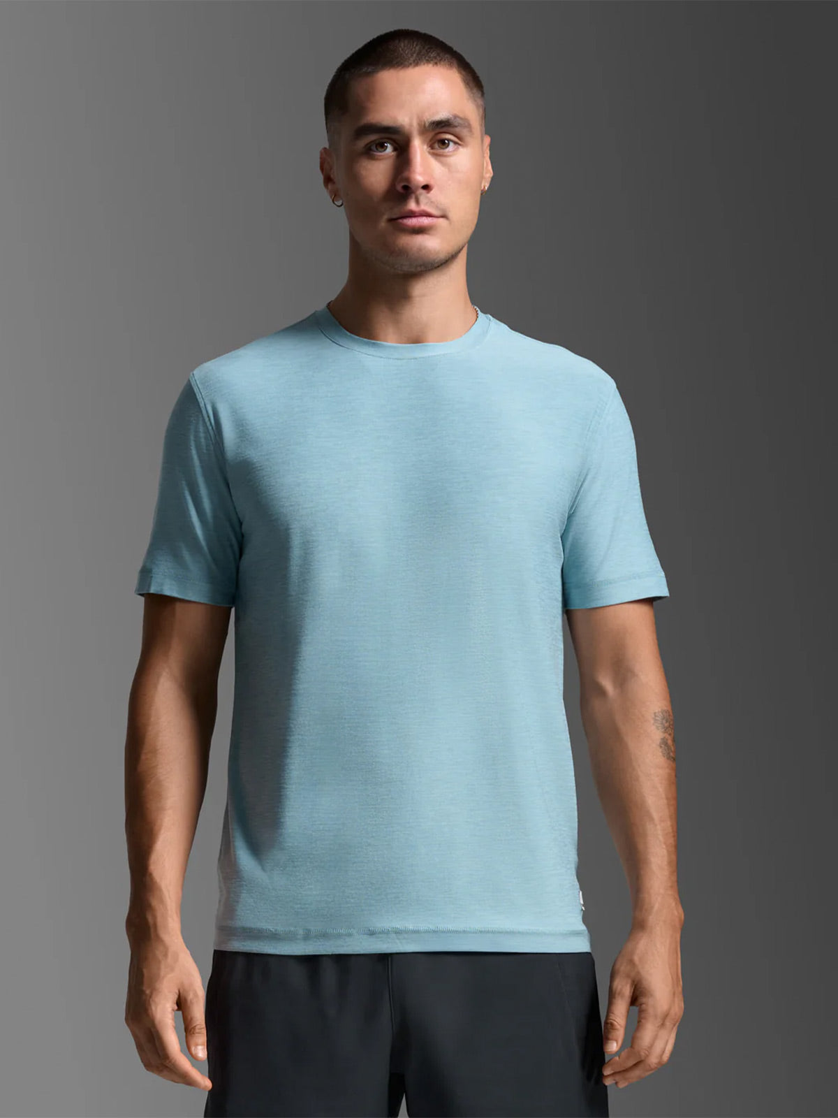 2XU Men's Signature Soft Jersey Tee - Chambray/Chambray
