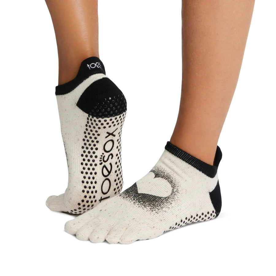 TOESOX Full Toe Elle Grip Socks - Black Tie Dye Stripe – Key Power Sports  Singapore