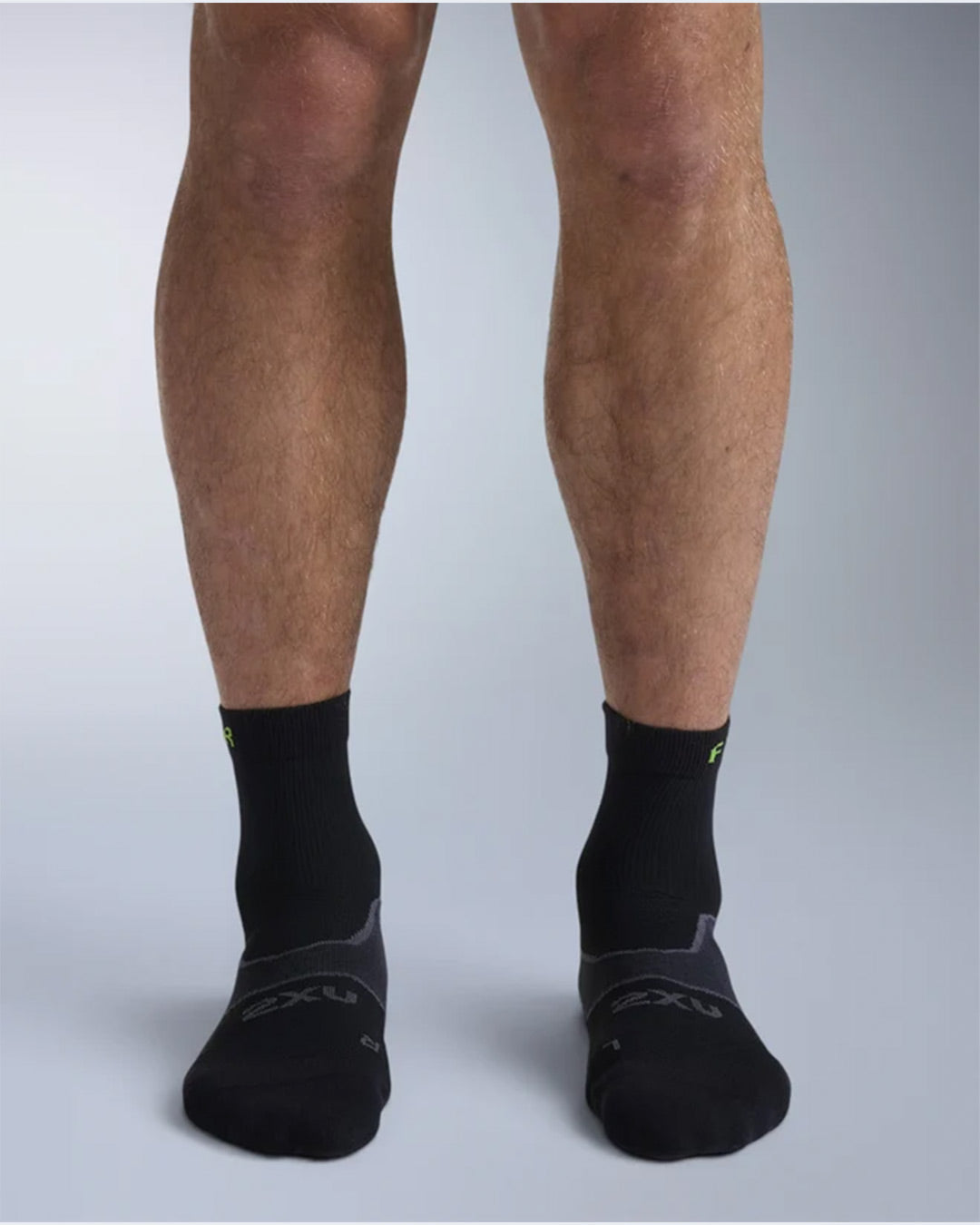 2XU Unisex's Pain Relief Achilles Crew Socks - Grey/Black