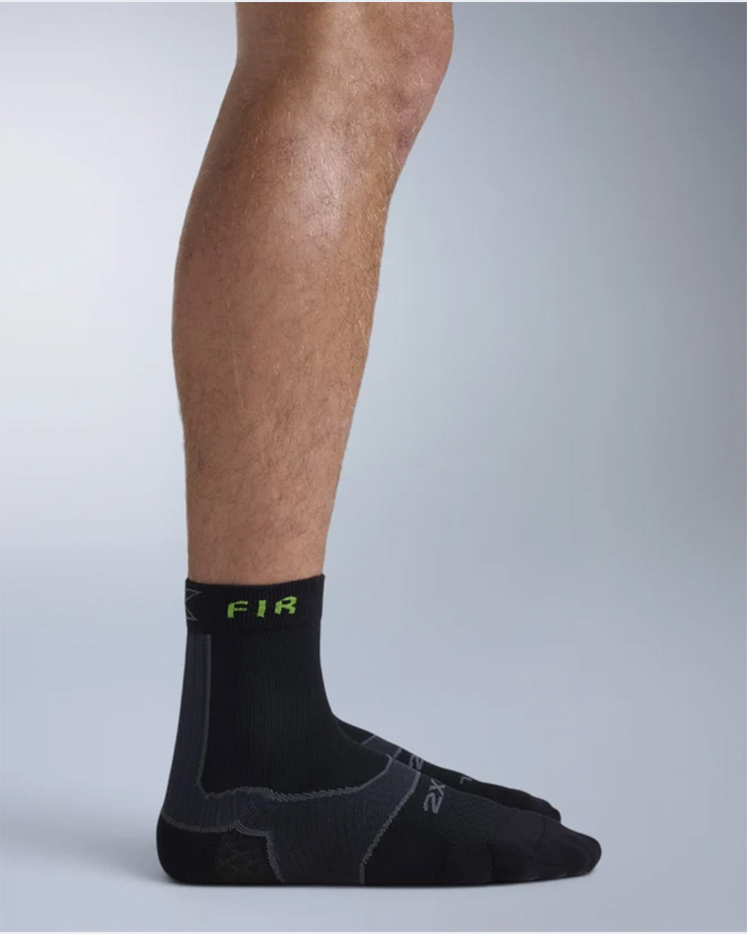 2XU Unisex's Pain Relief Achilles Crew Socks - Grey/Black