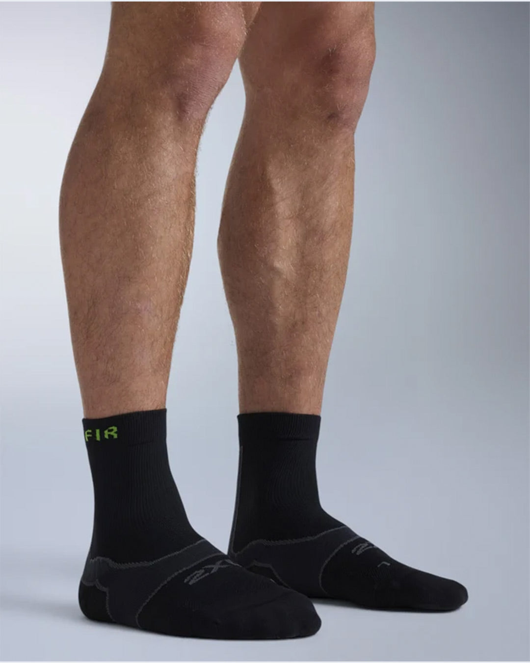 2XU Unisex's Pain Relief Achilles Crew Socks - Grey/Black