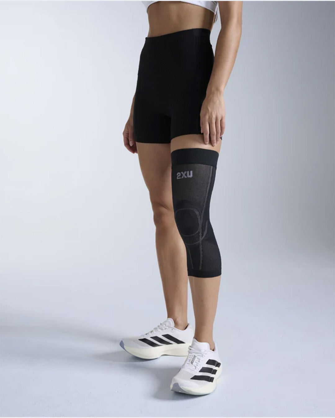 2XU Unisex's Pain Relief Knee Brace - Grey/Black