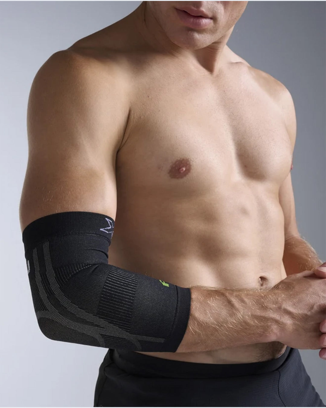 2XU Unisex's Pain Relief Elbow Support Sleeves - Grey/Black