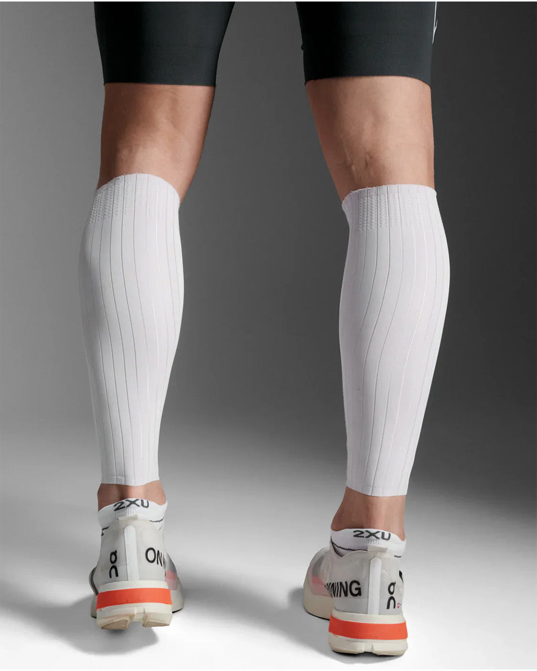2XU Unisex's Light Speed Aero Calf Guards - White/Black