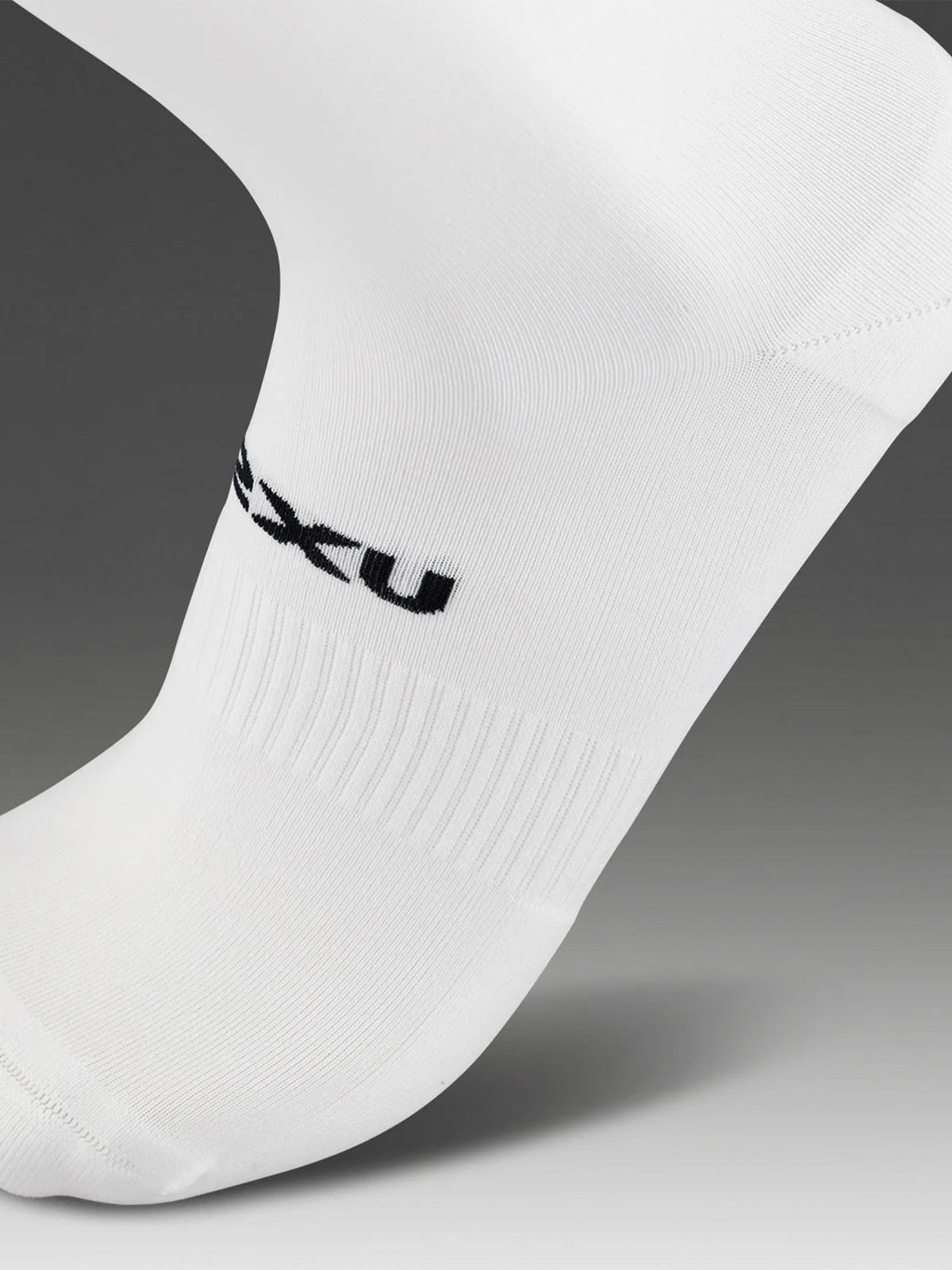 2XU Unisex's Crew Socks 3 Pack - White/Black – Key Power Sports