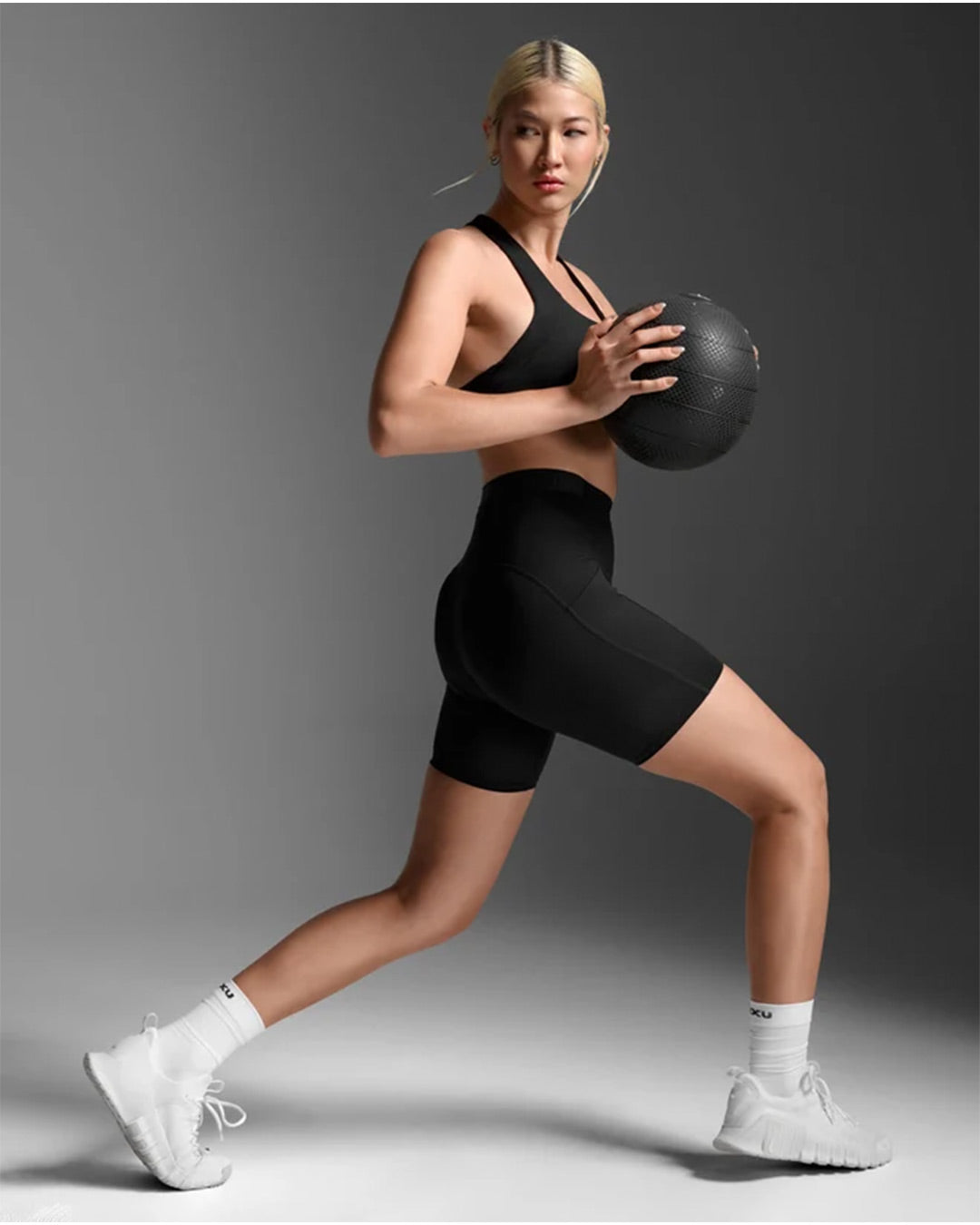 2XU Women's Form Stash Hi-Rise Bike Shorts - Black/Black1
