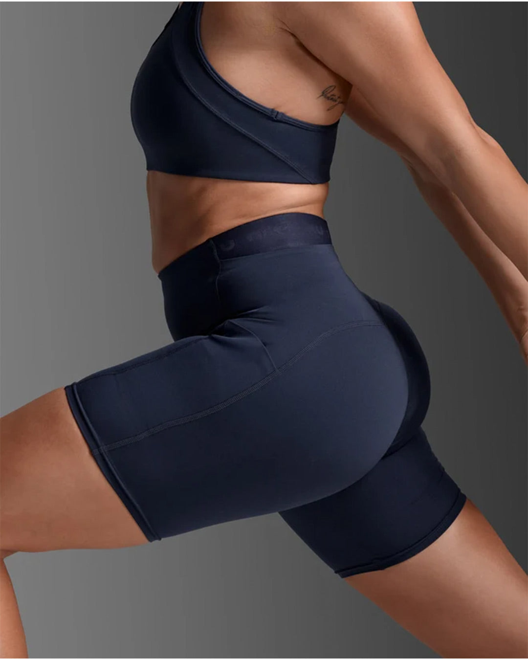 2XU Women's Form Stash Hi-Rise Bike Shorts - Midnight/Midnight1
