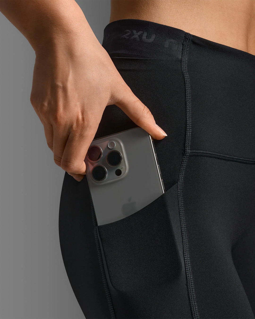 2XU Women's Form Stash Hi-Rise Compression 7/8 Tights - BLK/BL1