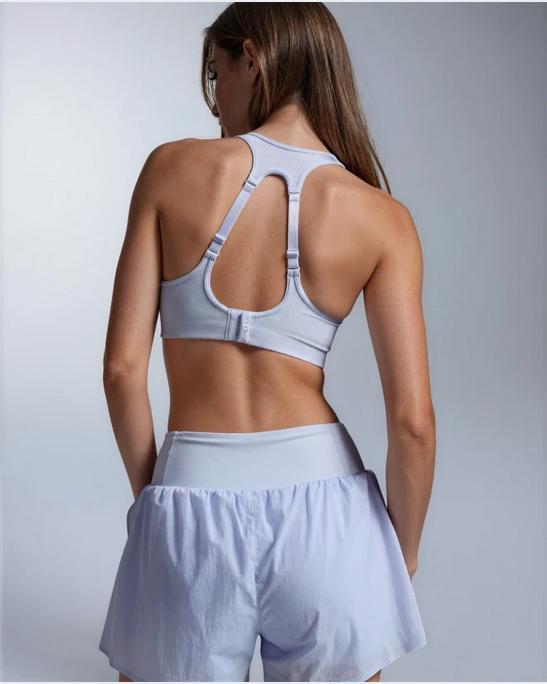 2XU Women's Aero Mesh Medium Impact Bra - Bay/Bay Reflective