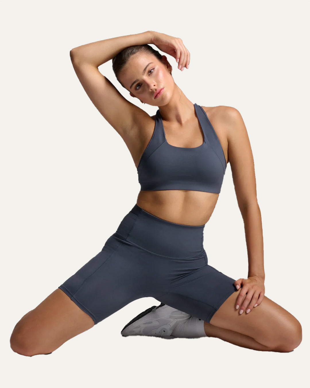 2XU Women's Form Racerback Medium Impact Bra - India Ink/India Ink